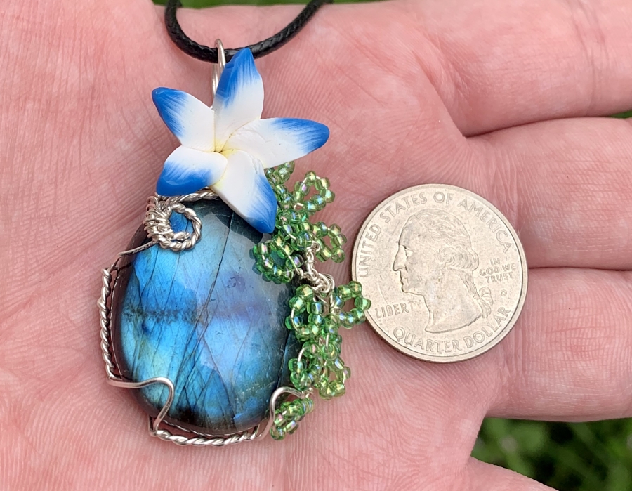 Labradorite Garden Pendant
