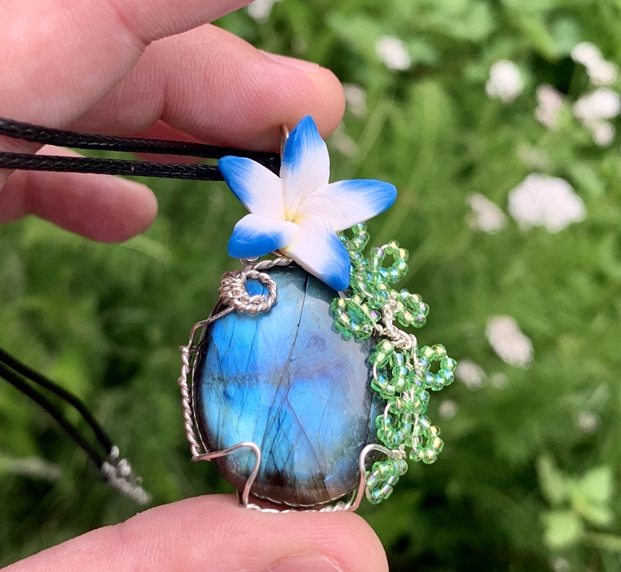 Labradorite Garden Pendant